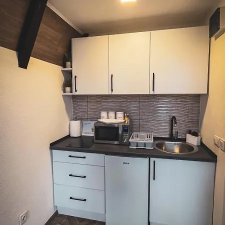 Oaza Mira, Brutusi Near Bjelasnica * Trnovo